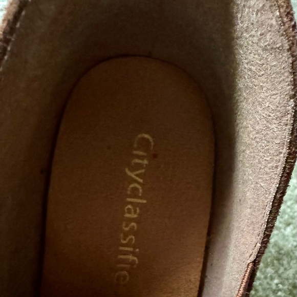 City Classified booties.  Size 6 Brown - Picture 7 of 7